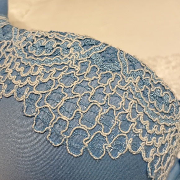 Victoria’s Secret “Body by Victoria” Push up Bra - Picture 3 of 5